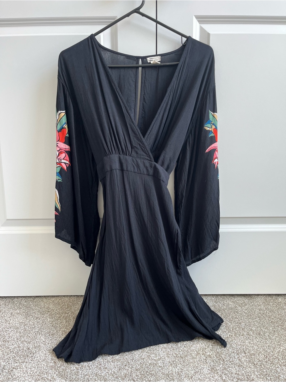 Billabong Black Draped V-Neck Rayon Wrap Waist Dress - Size Medium